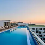Appartamento Royal In Infinity Pool & *