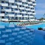 Royal In Infinity Pool & Appartamento Năvodari