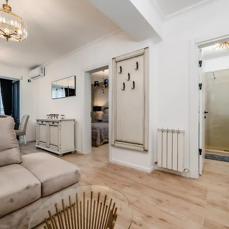 Royal - Infinity Pool &