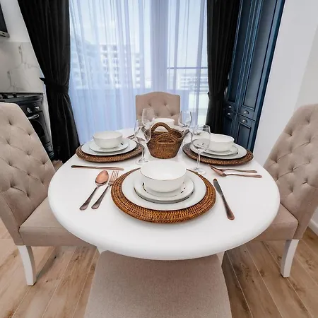 아파트 Royal - Infinity Pool & *