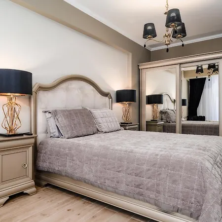 아파트 Royal - Infinity Pool & Năvodari