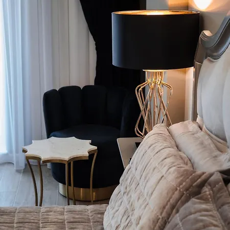 아파트 Royal - Infinity Pool & *