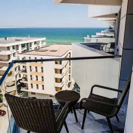 아파트 Royal - Infinity Pool & *