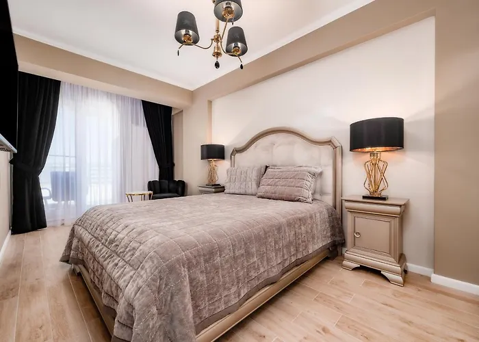 Appartement Royal - Infinity Pool & Năvodari