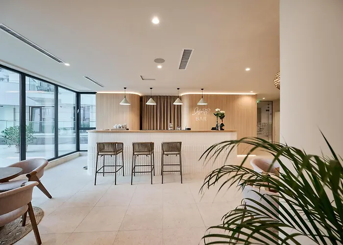 Royal - Infinity Pool & Năvodari