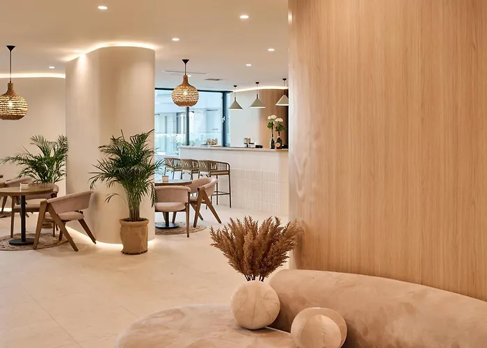 Royal - Infinity Pool &