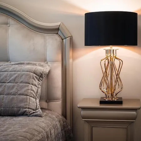 Royal - Infinity Pool & *