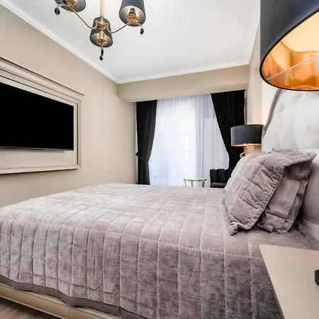 Royal - Infinity Pool & Apartament Năvodari