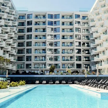 Royal - Infinity Pool & * Navodari